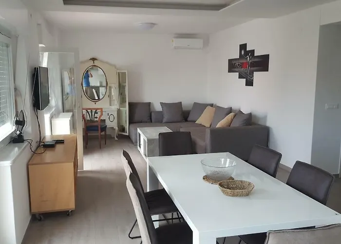 Vipava Διαμέρισμα Selce